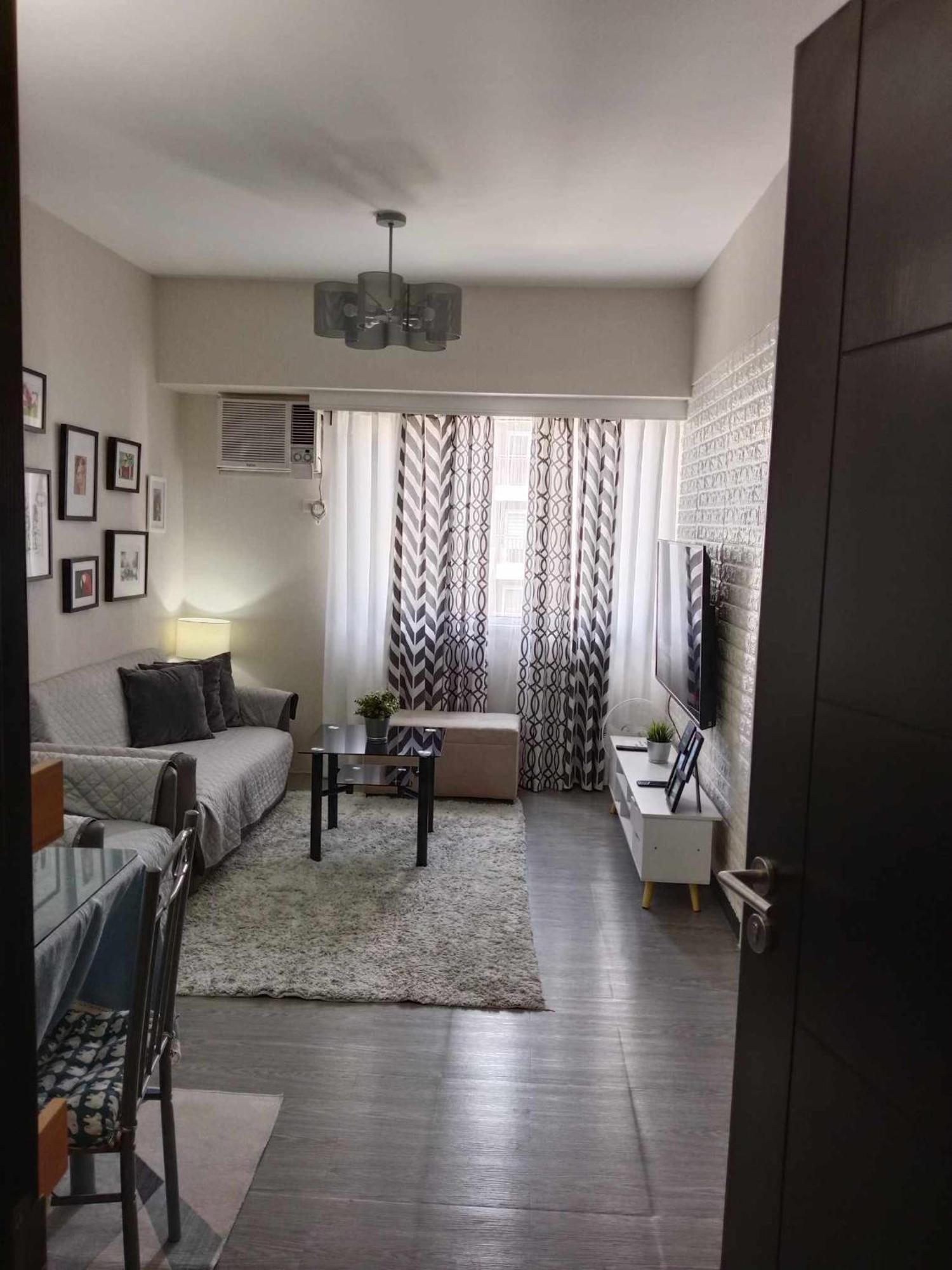 Spacious 2 Bedroom Condo Unit For Rent Илойло Сити Екстериор снимка