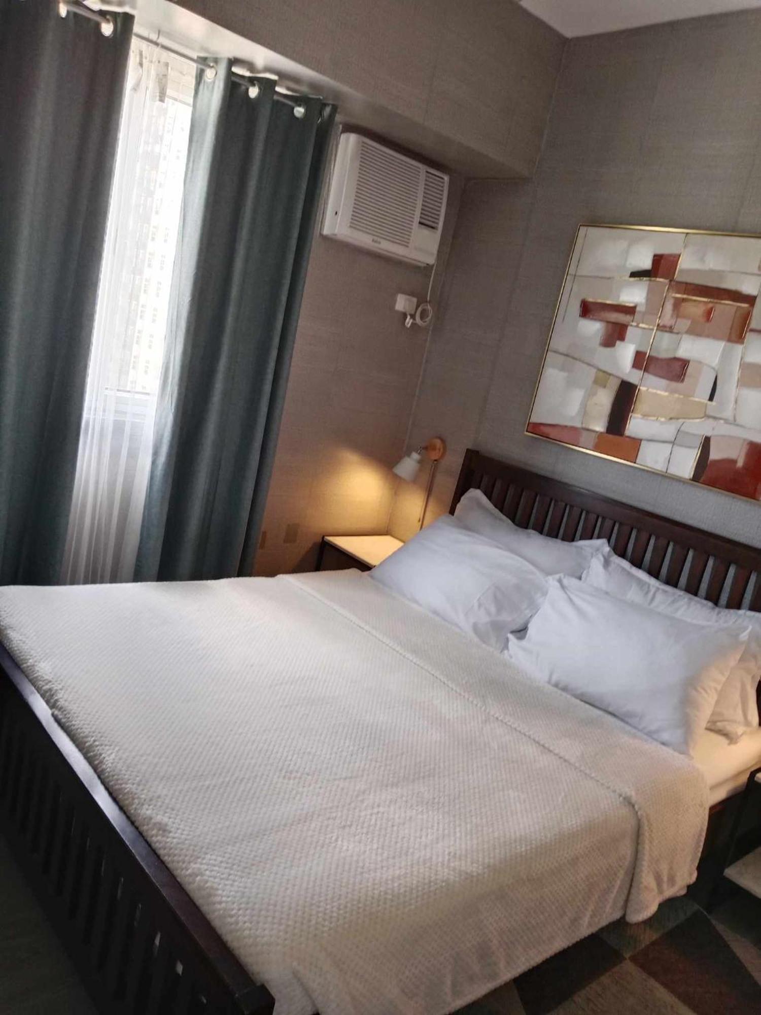Spacious 2 Bedroom Condo Unit For Rent Илойло Сити Екстериор снимка