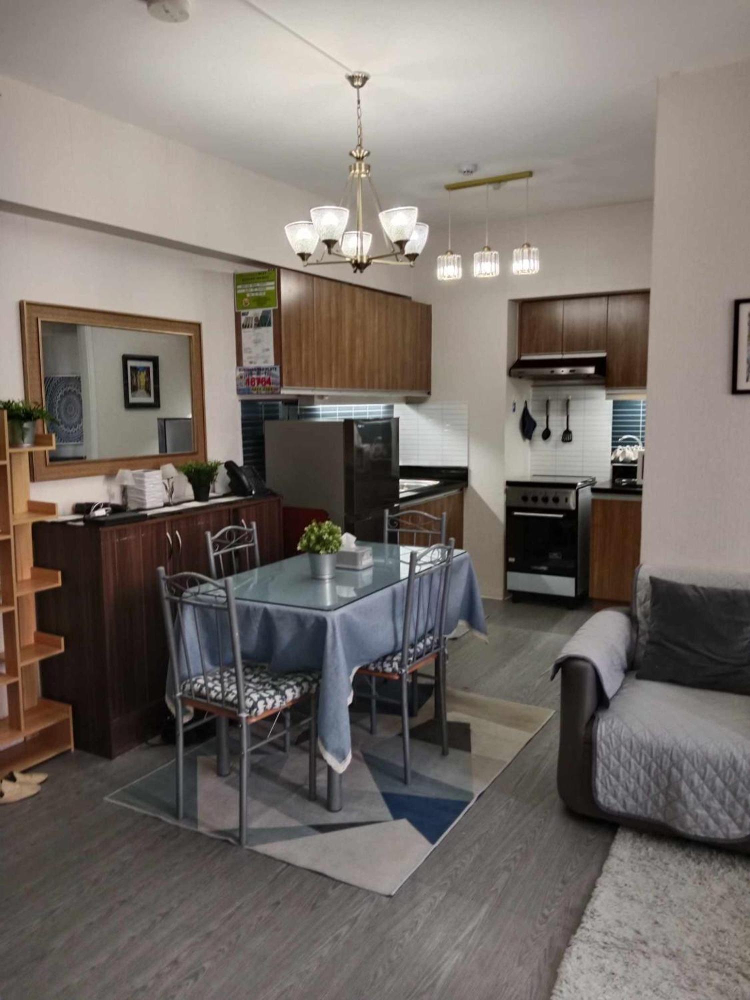 Spacious 2 Bedroom Condo Unit For Rent Илойло Сити Екстериор снимка