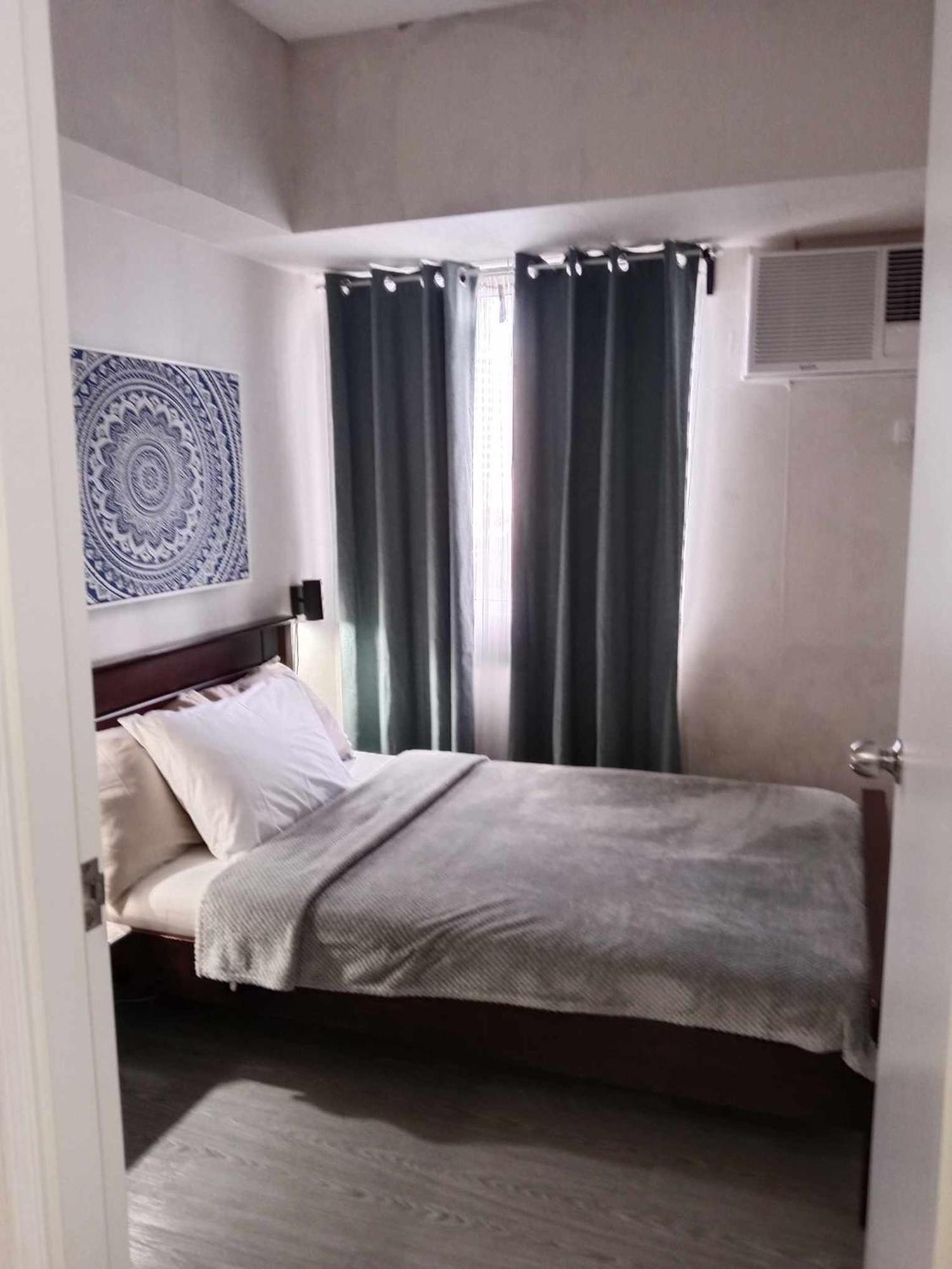 Spacious 2 Bedroom Condo Unit For Rent Илойло Сити Екстериор снимка